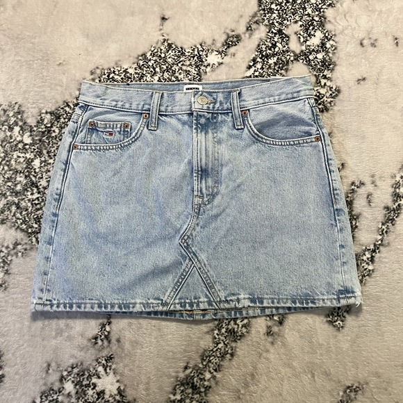 Tommy Hilfiger Dresses & Skirts - Tommy Hilfiger Skirt Womens Size 29 Izzie Mid Rise Mini‎ Denim Light Blue Wash